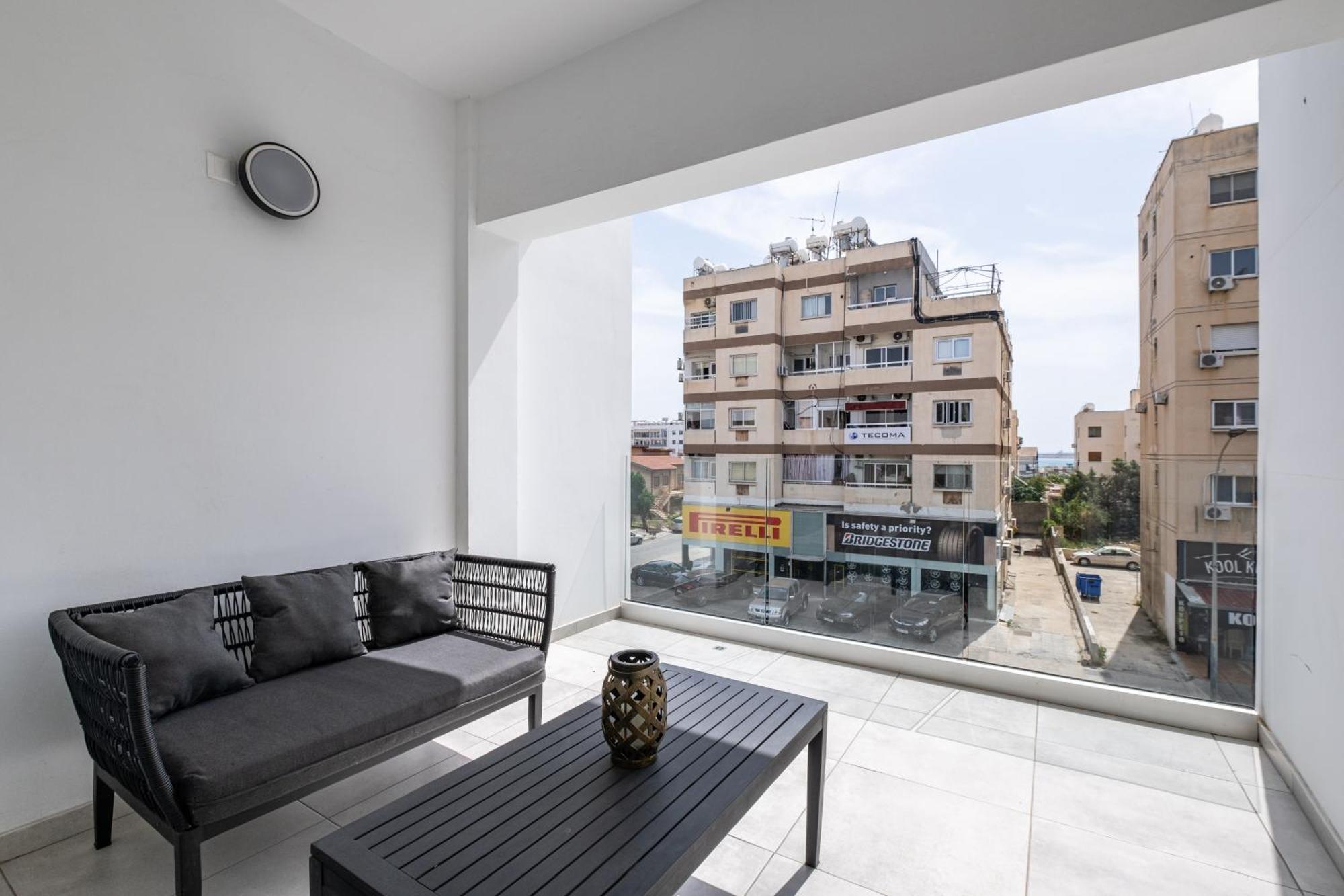 Georgiana Suites Ларнака Екстер'єр фото