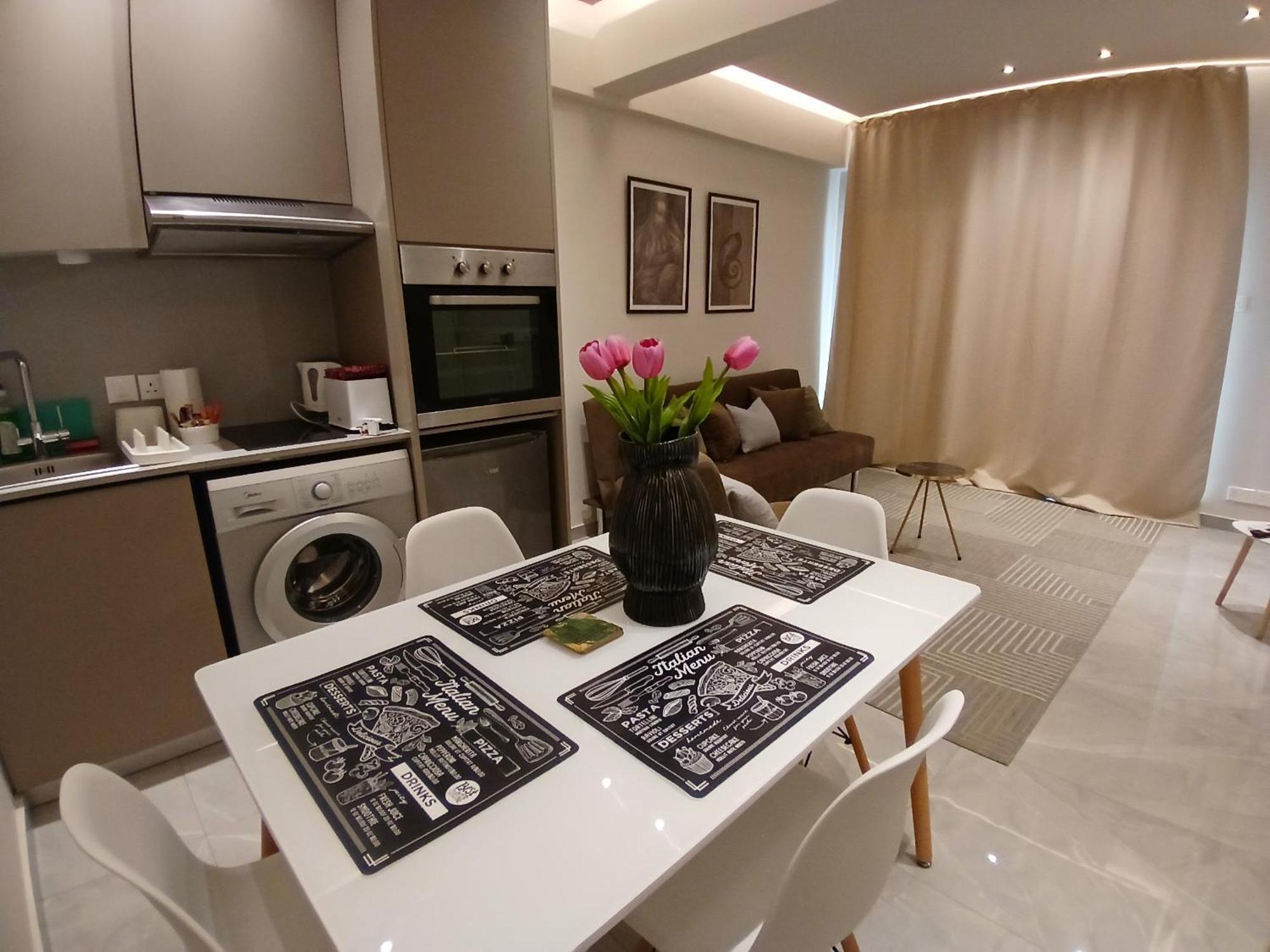 Georgiana Suites Ларнака Екстер'єр фото